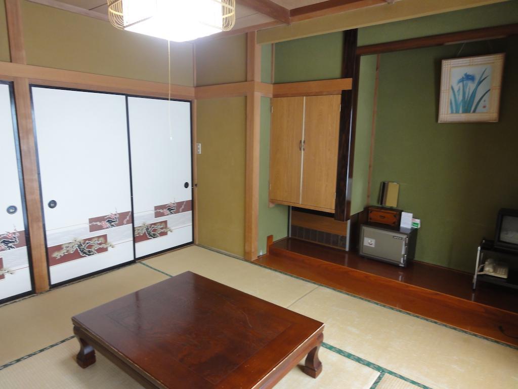 Hotel Tomiya Yuzawa  Rum bild