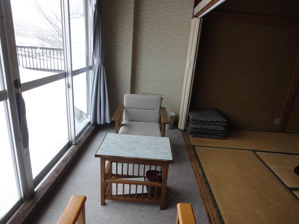 Hotel Tomiya Yuzawa  Rum bild